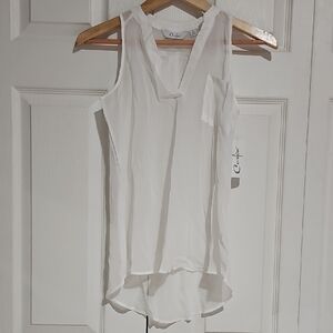 Curfew White Sleeveless V-Neck Hi-Low Blouse – Size Small – NWT